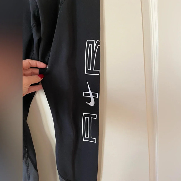 Nike Air Black& Gray Stretch Leggings Women’s small - Picture 7 of 10